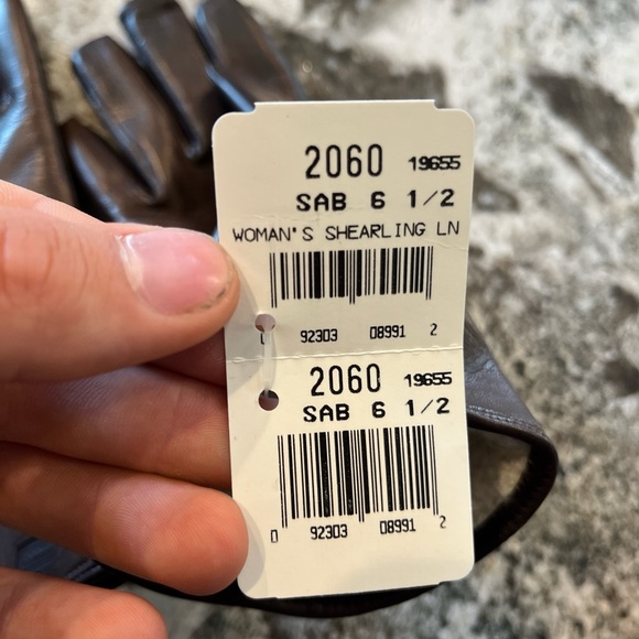 Coach Leather women’s shearling lined (soft lambs wool) gloves - Picture 3 of 6